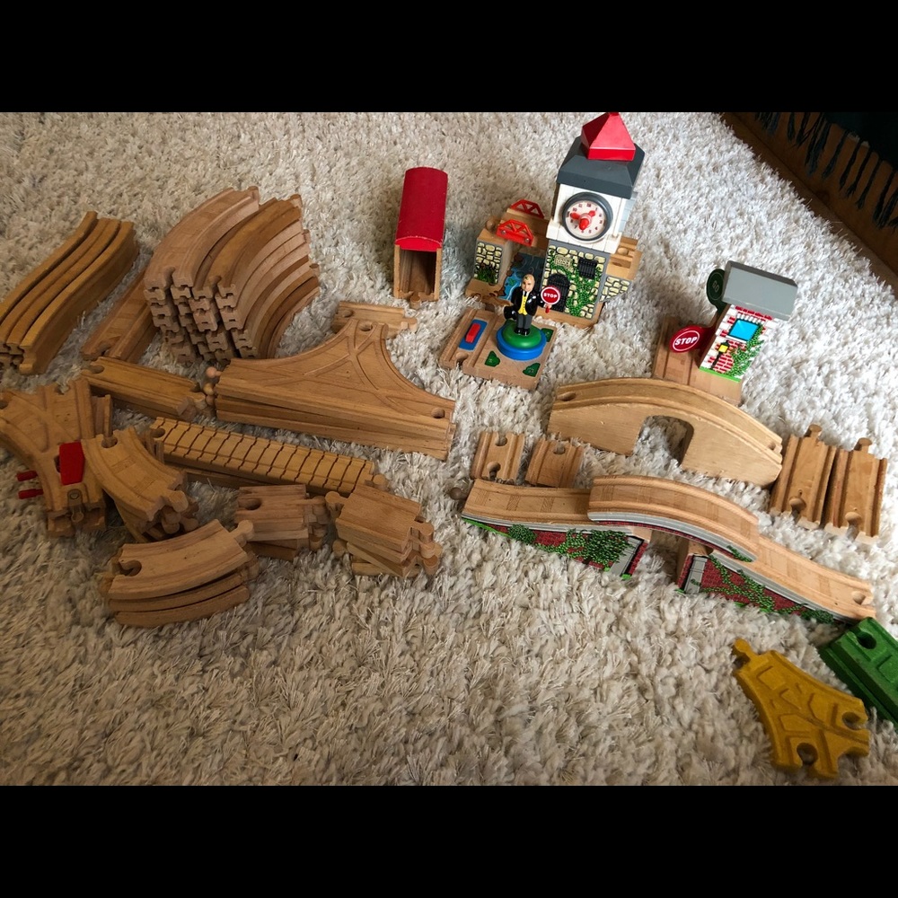 Thomas the Train-Wooden Tracks